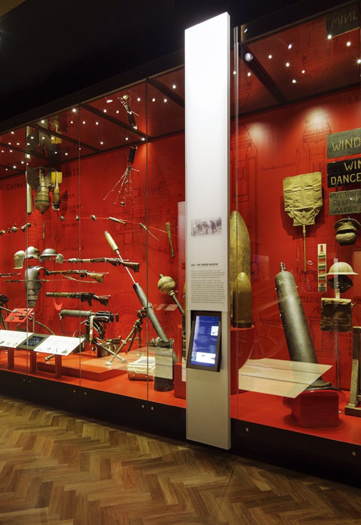 博物館での展示施工例。器具の存在感が薄いGantum「プレシジョン アルファ」はディスプレイに最適な器具のひとつと言える