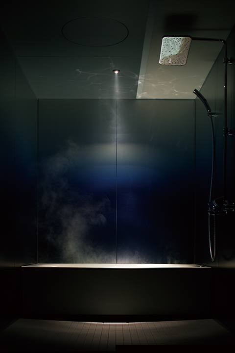 日本庭園の水鏡のように、光と影の揺らぎが気持ちを穏やかにしてくれる「水盤LED照 明」。まさに、「i-X INTEGRAL」のコンセプトである“陰翳礼讃”を体現した機能だといえる