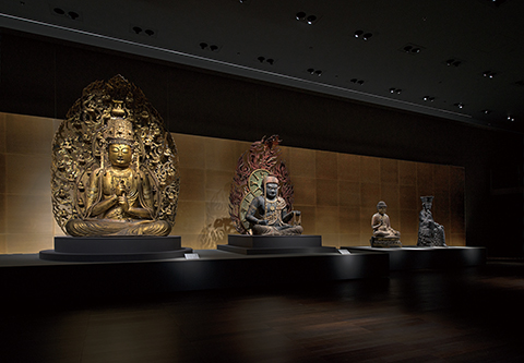 京都国立博物館 平成知新館の正面ファサードおよび展示室。建築設計は谷口吉生氏