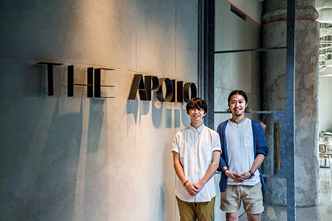 マネージャーの田中孝平さん（写真右）と、トランジットジェネラルオフィスの飯島大輔さん（写真左）