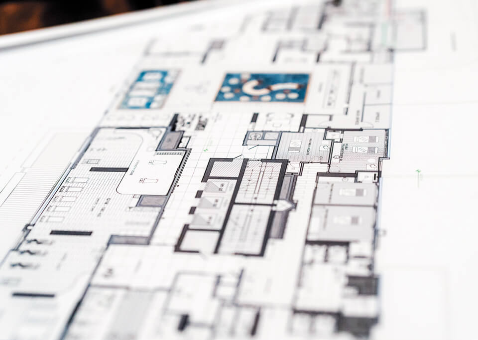 「アドビPDFプリントエンジン」対応のプリント管理ソフト「HP Click」は、透過効果やレイヤー構造を高精度に再現し、線の消えや高解像度データの乱れといった出力トラブルを回避。データ通りの正確な仕上がりを実現する