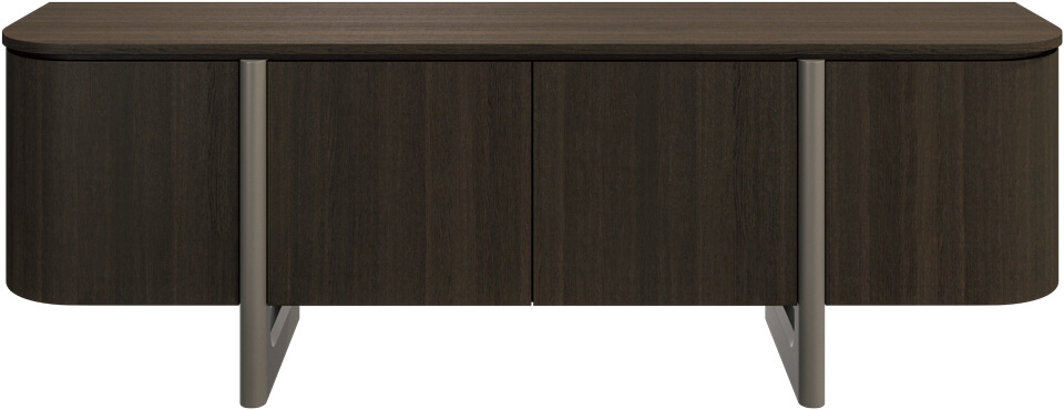 「Volterra Sideboard」イタリア・トスカーナの古都、ヴォルテッラの建築や職人技から着想を得た「Volterra」シリーズ。サイドボードは、オーク材を纏まとったマッシブな本体をスチール製の脚部が軽やかに支える（W2290×D510×H745）466,900円〜